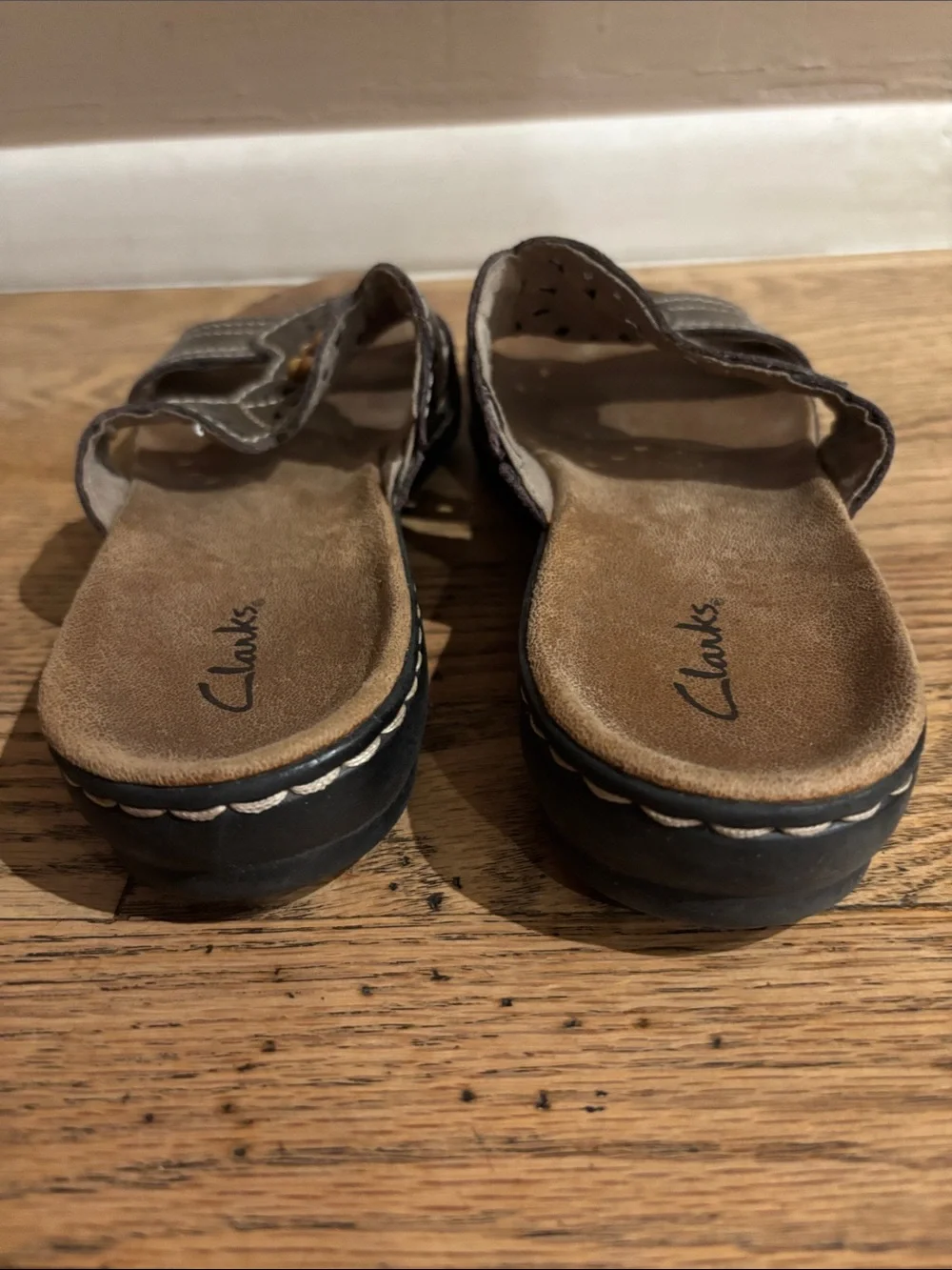 Clarks Metallic Bronze/Pewter Floral Bead Slide Sandals, Sz 8 GREAT CONDITION